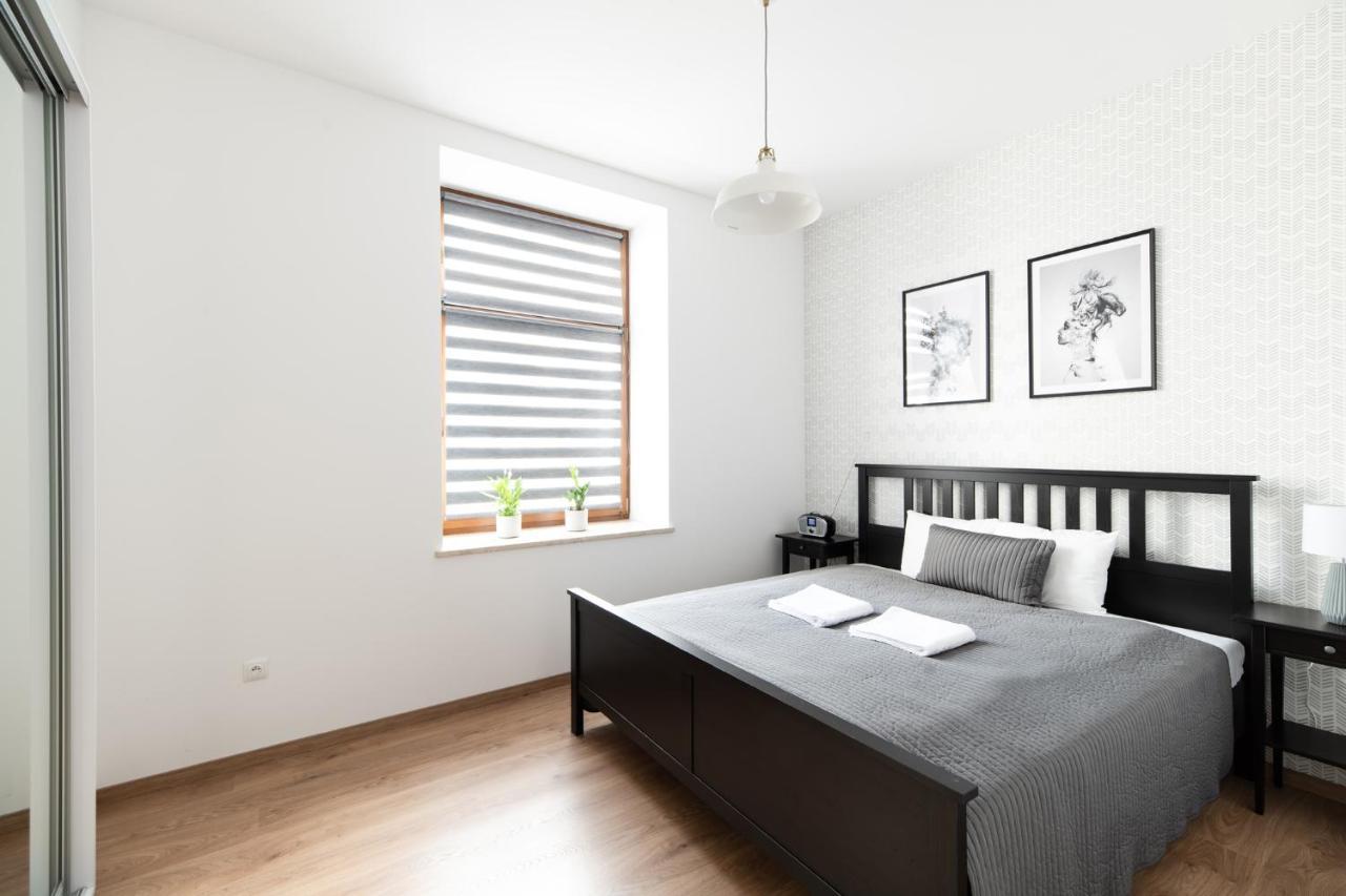 Neo Unique & Bright Apartments, Free Parking, 15Min Old Town & Kazimierz - By Homelike Cracovia Esterno foto