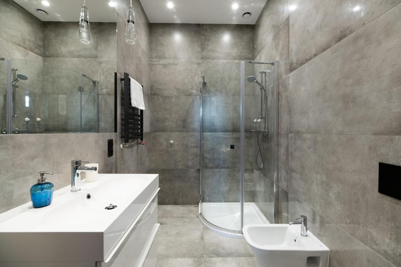 Neo Unique & Bright Apartments, Free Parking, 15Min Old Town & Kazimierz - By Homelike Cracovia Esterno foto