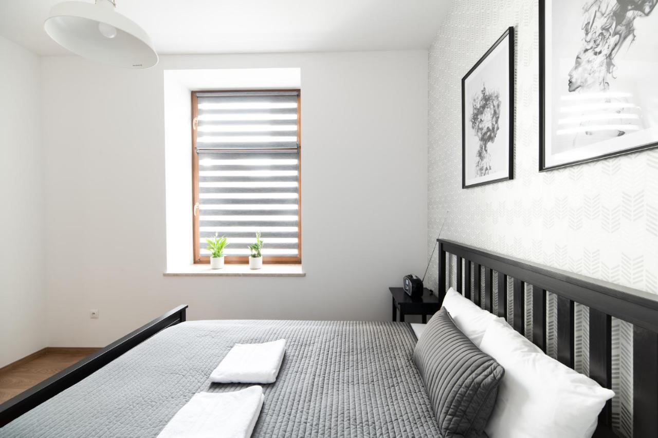 Neo Unique & Bright Apartments, Free Parking, 15Min Old Town & Kazimierz - By Homelike Cracovia Esterno foto