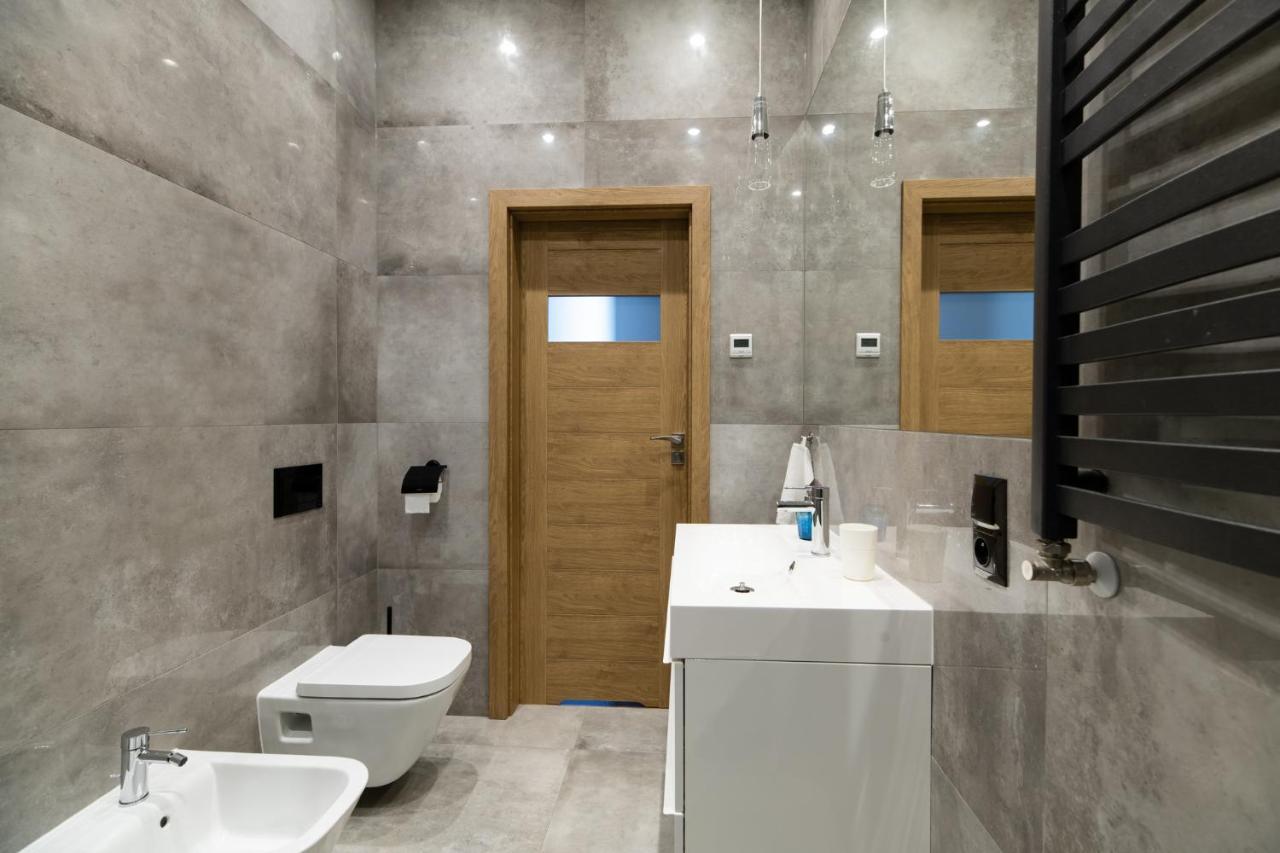 Neo Unique & Bright Apartments, Free Parking, 15Min Old Town & Kazimierz - By Homelike Cracovia Esterno foto