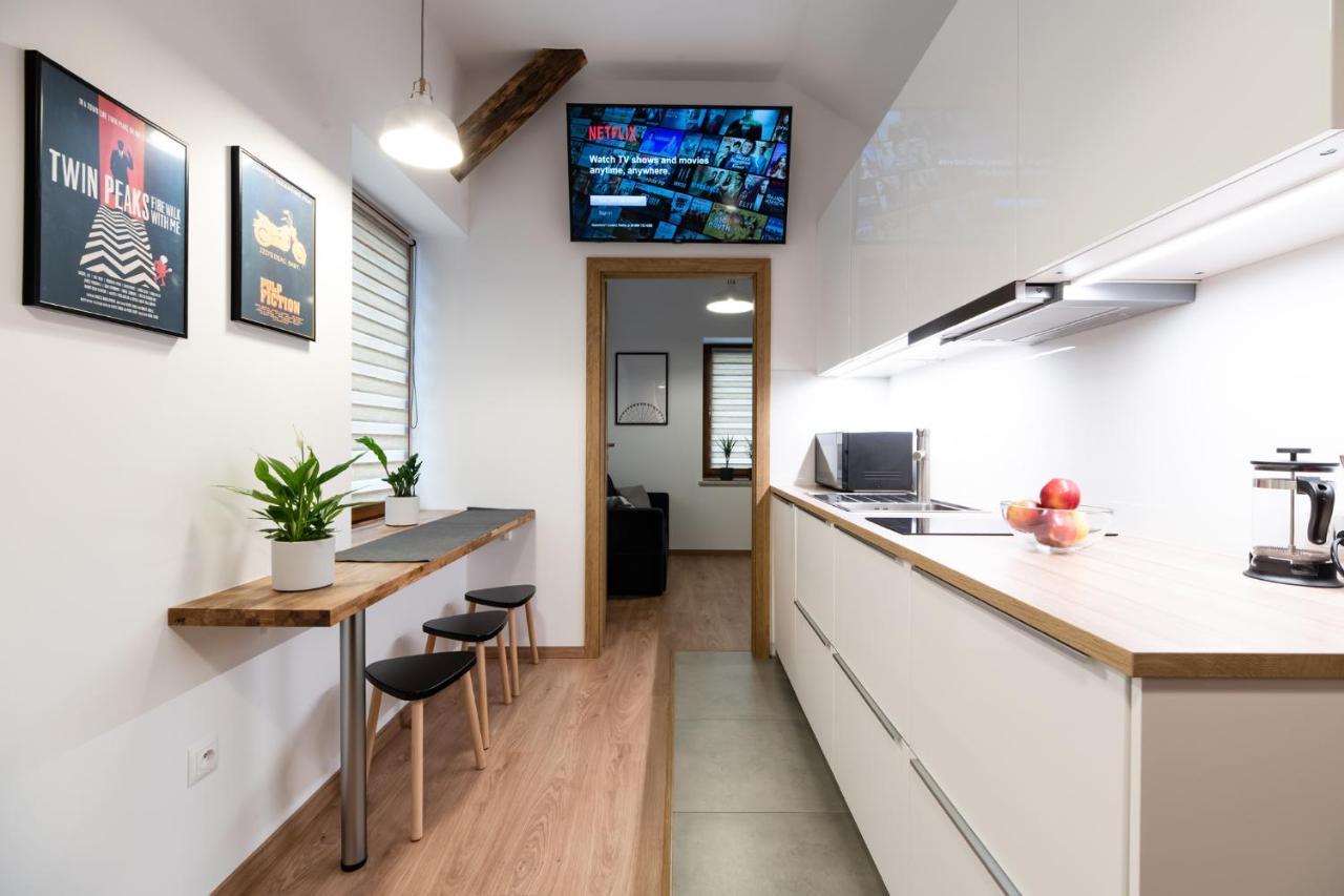 Neo Unique & Bright Apartments, Free Parking, 15Min Old Town & Kazimierz - By Homelike Cracovia Esterno foto